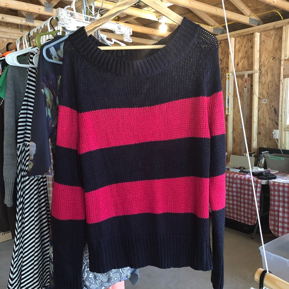 Gap sweater